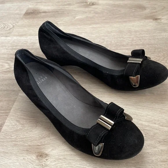 Stuart Weitzman Suede Bow Accent Pumps - Picture 14 of 16